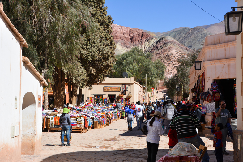 Quebrada de Humahuaca Purmamarca montagne des 7 couleurs marche artisanal