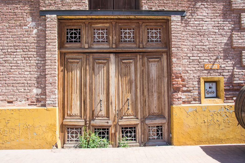 Mendoza porte bodega Giol une des plus anciennes de la ville de Mendoza