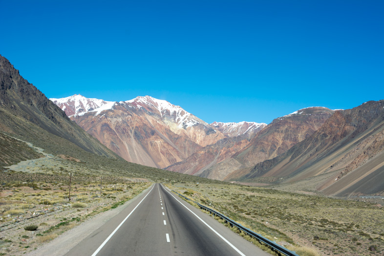 Mendoza visiter montagne Aconcagua Argentine cordillere andes route vers la frontiere chilienne et aconcagua