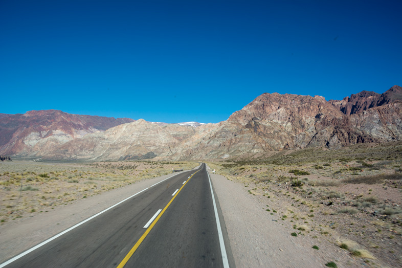 Mendoza visiter montagne Aconcagua Argentine cordillere andes route vers la frontiere chilienne