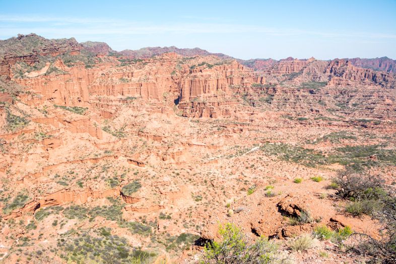Parc National Sierra de las Quijadas province de San Luis Argentine vue canyon depuis sentier guanacos