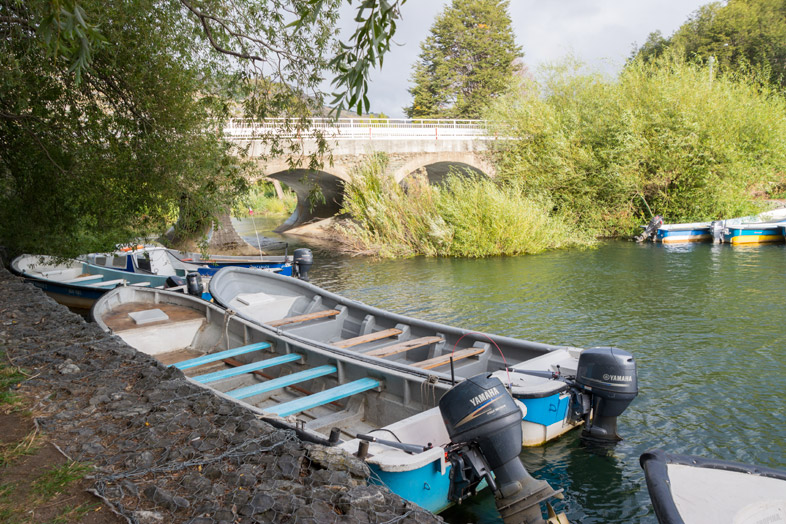 bateau capila de marbol rio puerto tranquilo chapelle