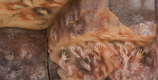 cueva de las manos argentine paroi pleine de mains peinture rupestre POSTSHOW