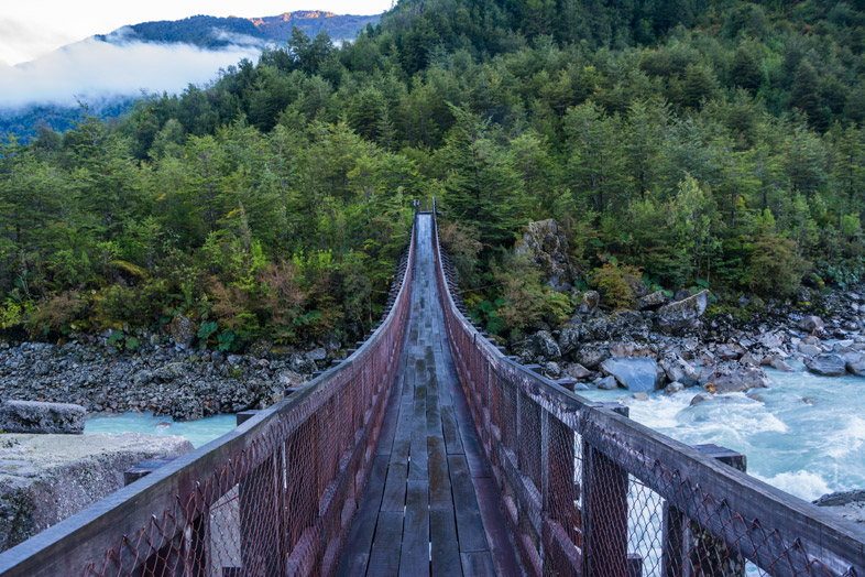 pont acces ventisquero colgante parc queulat carretera austral Chili