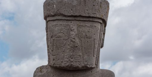 postshow tiwanaku bolivie statue