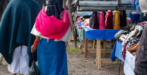 Couple D'habitant Des Environs D'otavalo En Equateur Au Marché Postshow
