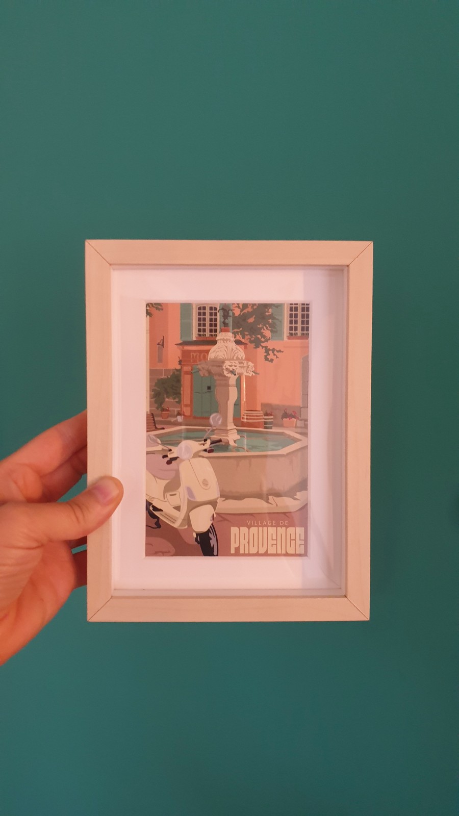 Cadre Blanc Avec Carte Postale Avec Un Mur Vert