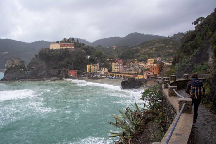 Vu Depuis Le Chemin Sur Un Village En Italie