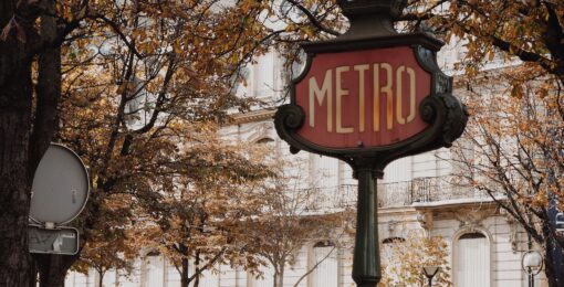 Bouche De Metro Automne A Paris