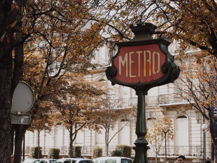 Bouche De Metro Automne A Paris