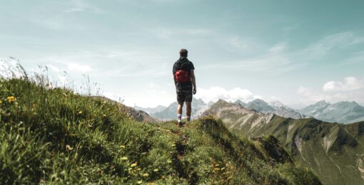 Trail Avec Paysage En Montagne