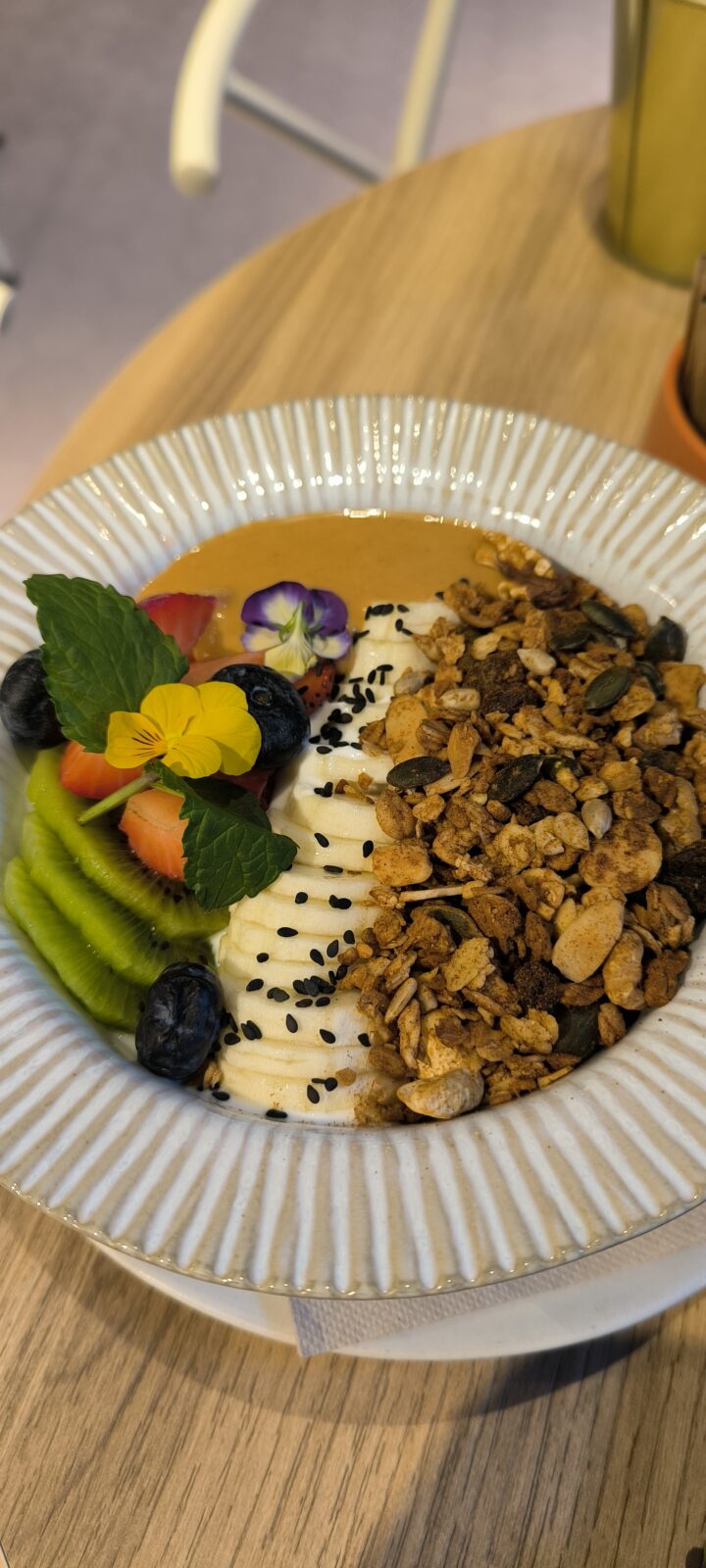 Granola Fait Maison Au Brunch A Porto