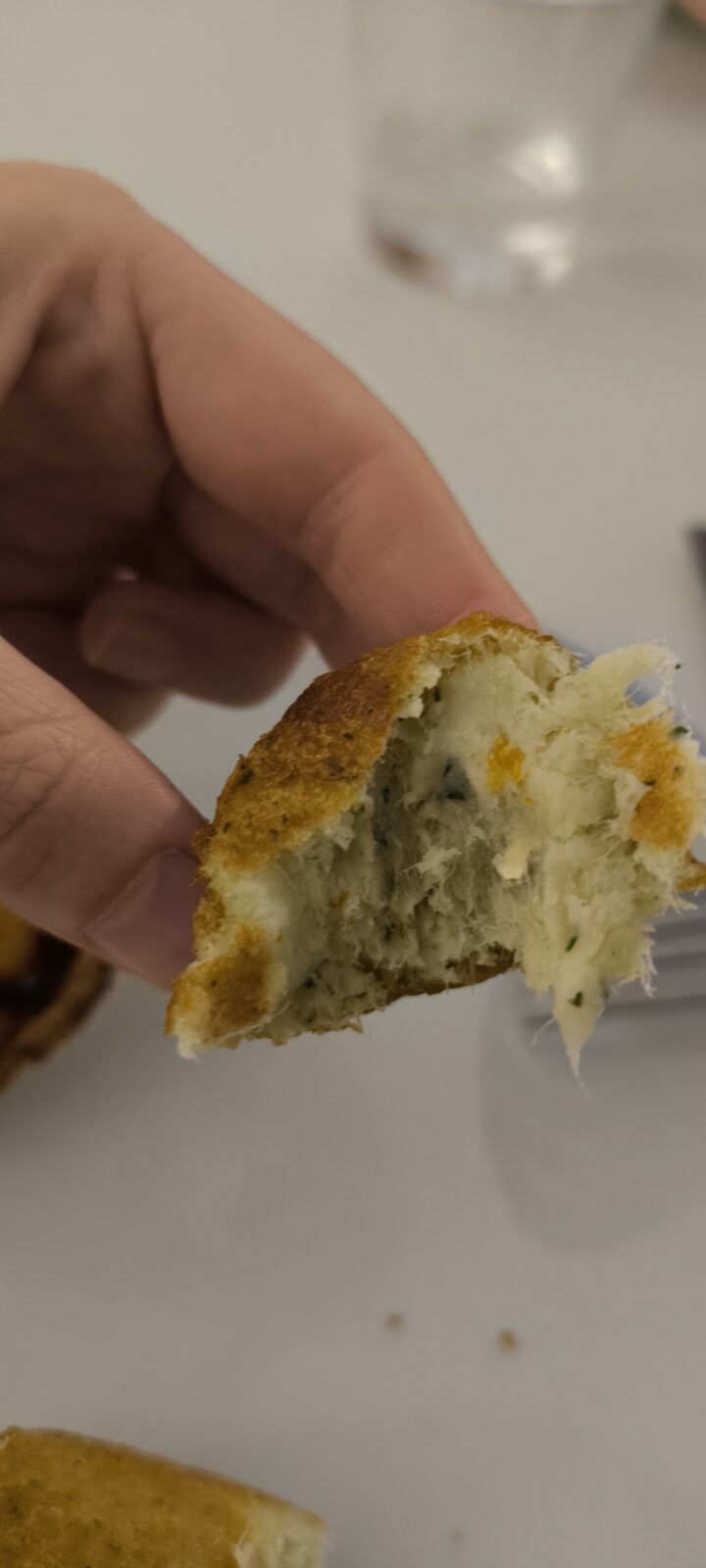 Morue Frite Avec De La Pomme De Terre Et Du Fromage