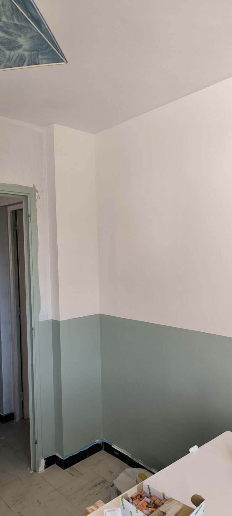 Mur Mi Hauteur Blanc Et Vert Deco