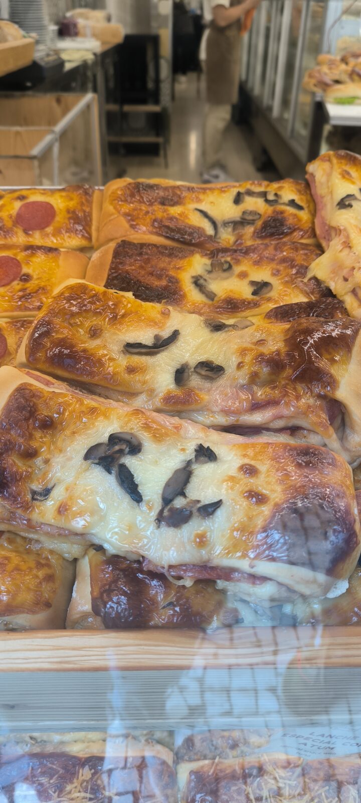 Sandwich Avec Fromage Et Champignon