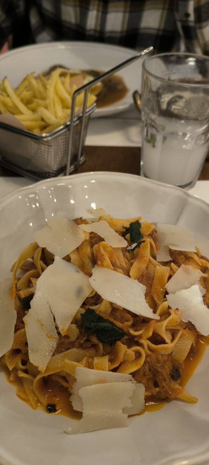 Tagliatelle Au Ragout Cantine Avillez