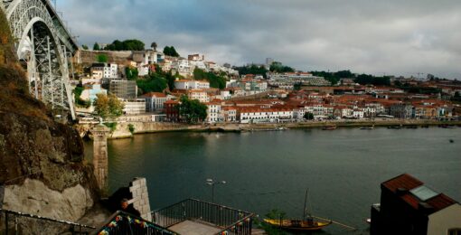 Vue Sur Porto Et Son Pont
