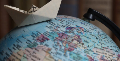 Globe Beateau En Papier